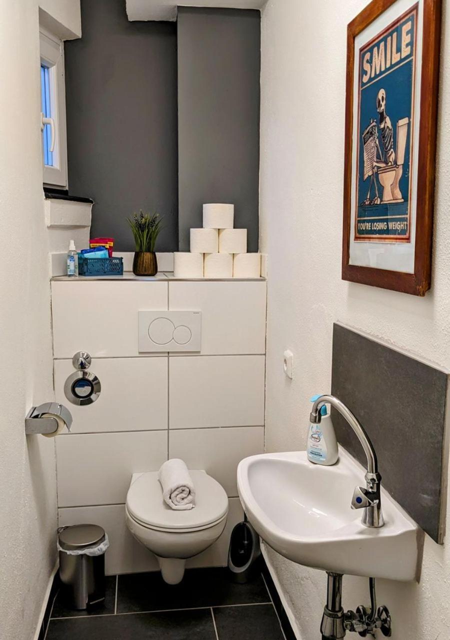65Qm Altbaucharme Mit Zwei Balkonen Apartment Karlsruhe Ngoại thất bức ảnh